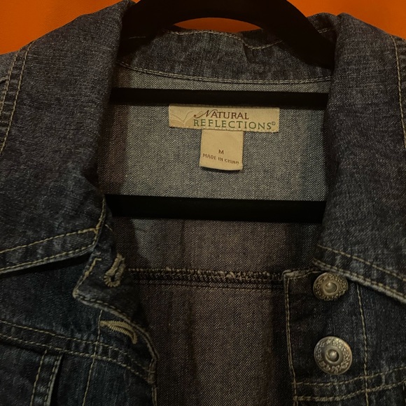 Jean jacket, like brand new. Medium - Picture 4 of 7
